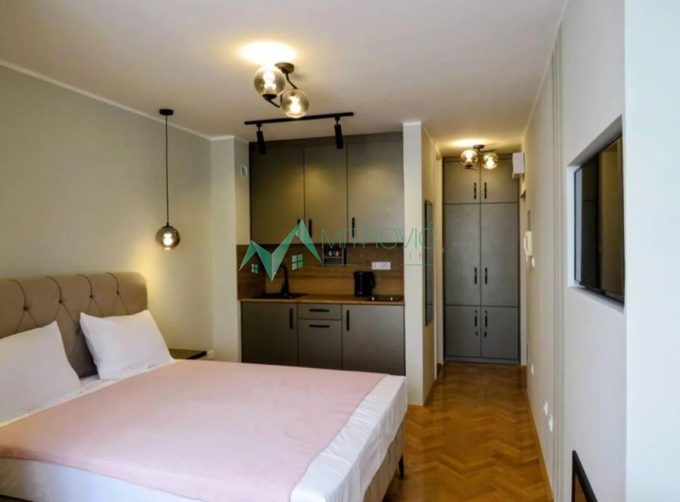 Podbara - lux stan 0.5 22m2 namešten ( ID: 1004614 )