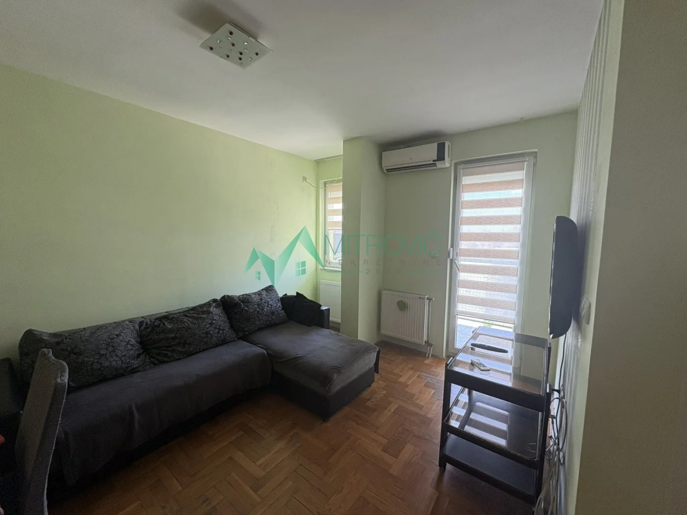 Izdaje se jednoiposoban stan – Bulevar Evrope (Šifra: 9102375) 