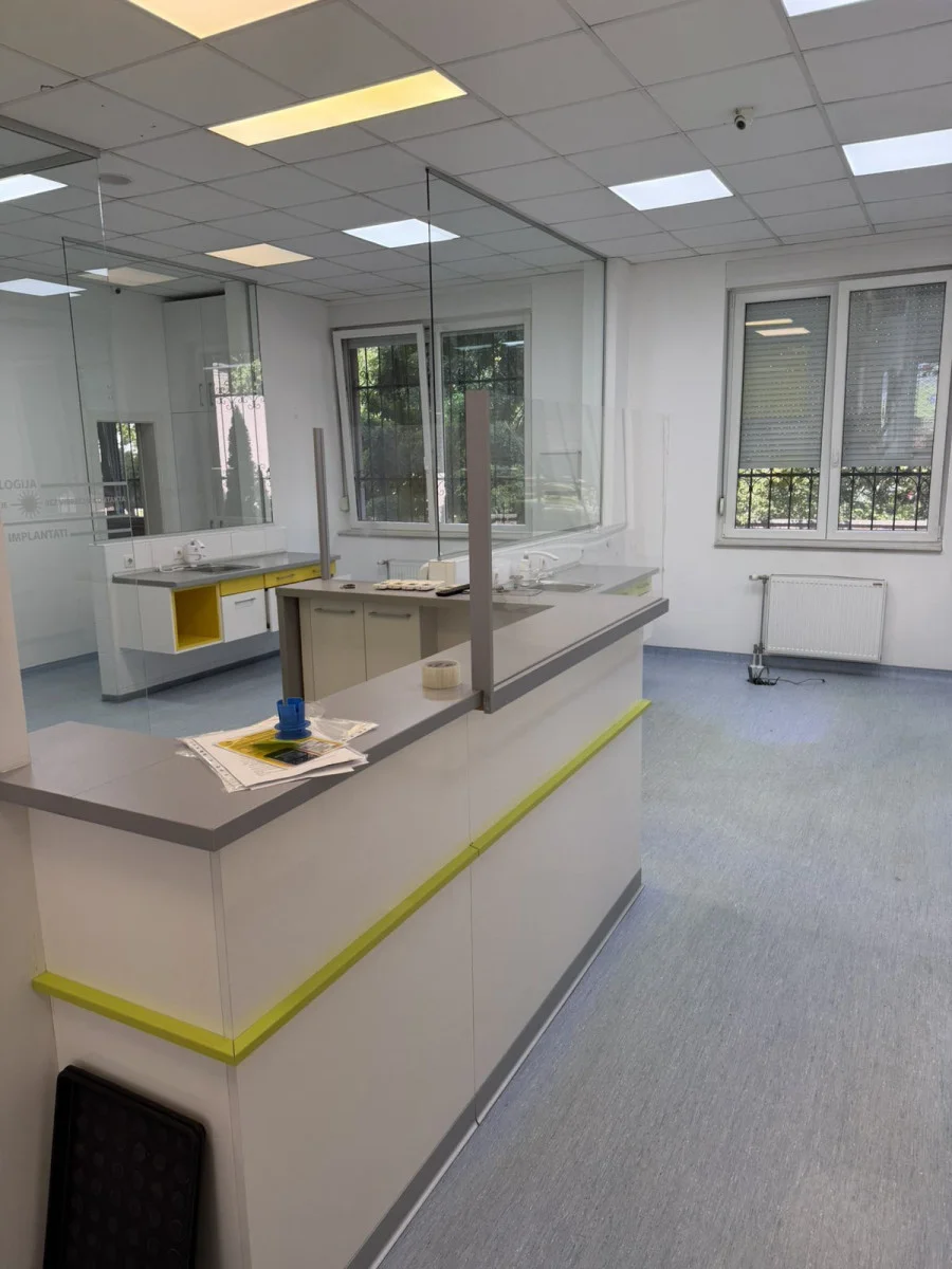 <p>Poslovni prostor -Zmaj Ognjena Vuka Cena: 2.500,00 EUR, 150m2, Namena prostora: Lokal, Potreban depozit, Dupli Parkin