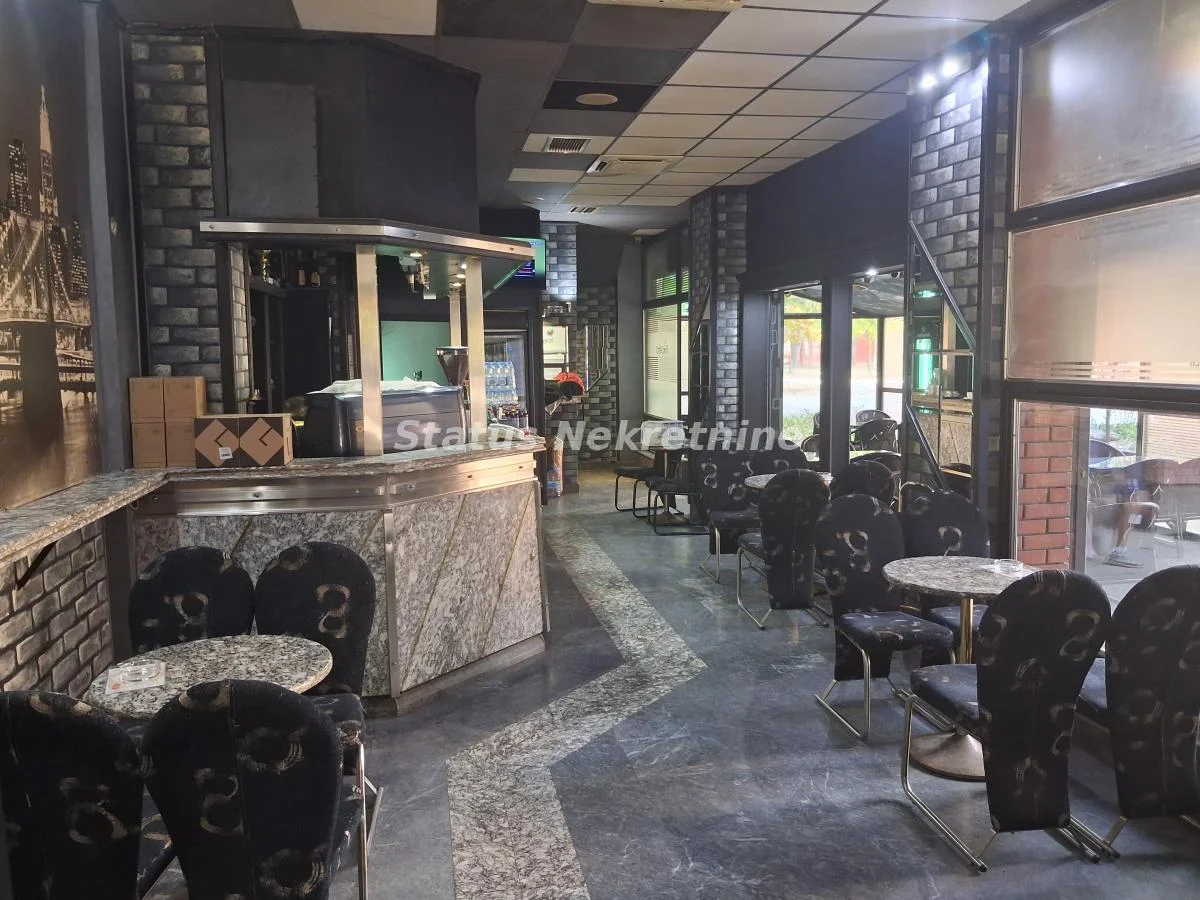 Novo Naselje-Razrađen Lokal 50 m2 sa Terasom od 140 m2 na Top Lokaciji-065/385 8880