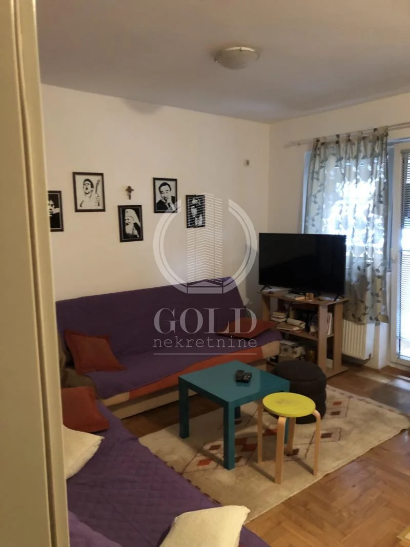 Izdajemo kompletno nameštenu garsonjeru 220 eura,Sajam ID#4416