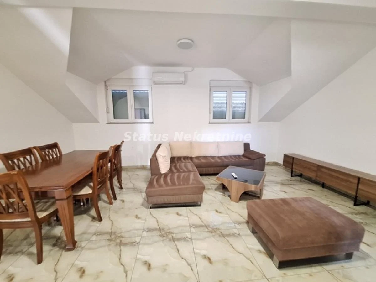 Trosoban stan 70 m², Petrovaradin, Novi Sad