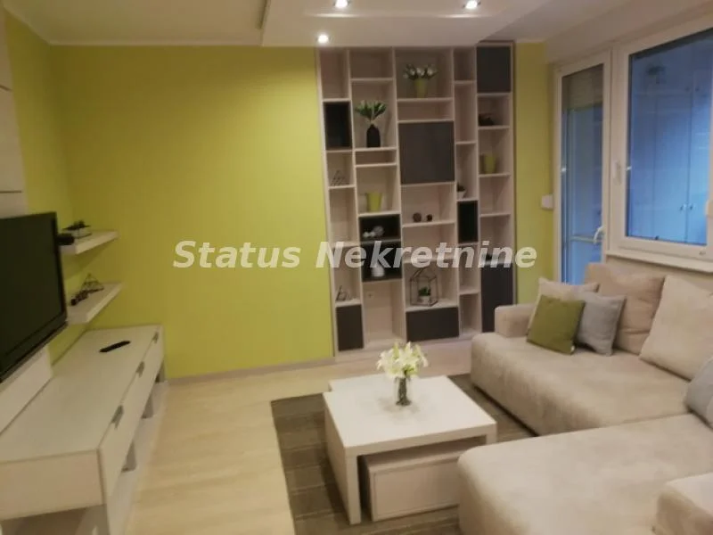 Četvorosoban stan, 83 m², Liman 2,-Resavska