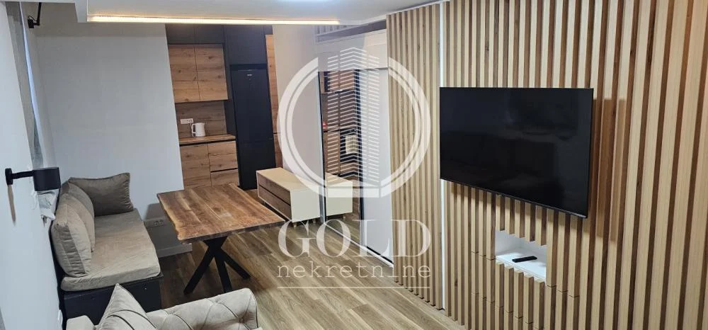 Izdaje se 2.0 stan -Novi Sad-Centar, u prirodi 55m2, 550e ID#11997