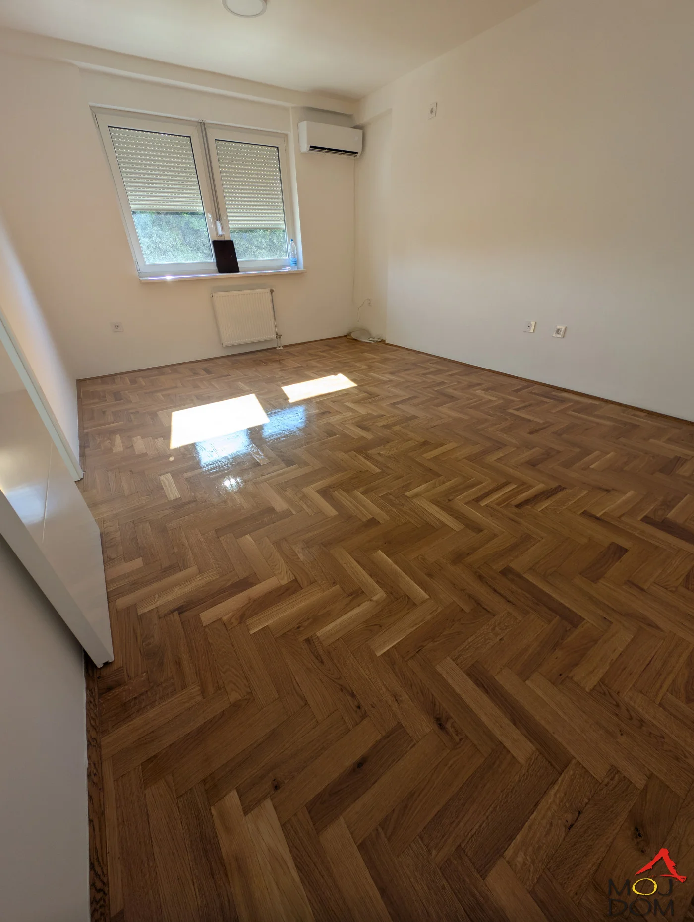 Prodaja trosobnog stana – Bulevar Patrijarha Pavla, Novi Sad

Izuzetno funkcionalan trosoban stan površine 66 m², smešten na prvom spratu zgrade sa liftom, na atraktivnom Bulevaru Patrijarha Pavla u Novom Sadu.

Stan je odličnog porodičnog kon