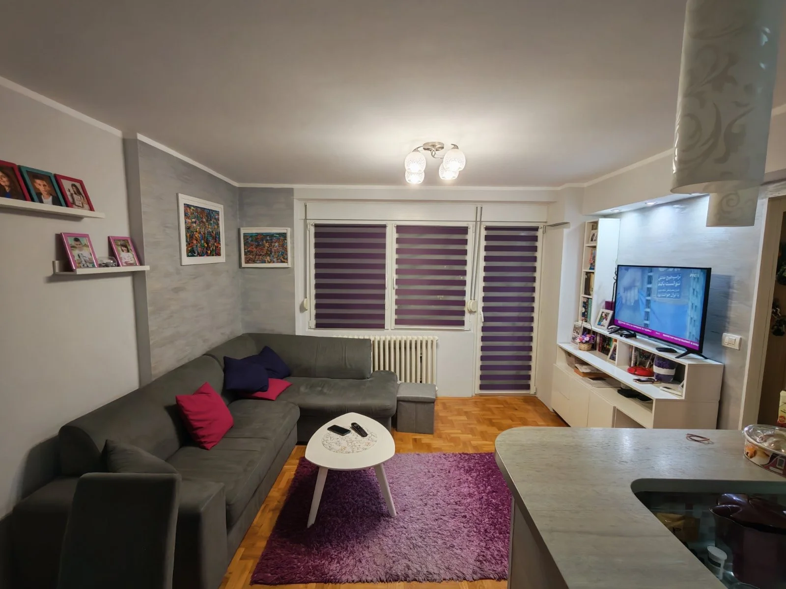 NOVI SAD. NOVO NASELJE. TROIPOSOBAN STAN.(Svet nekretnine, Novi Sad, Reg. br. 405)