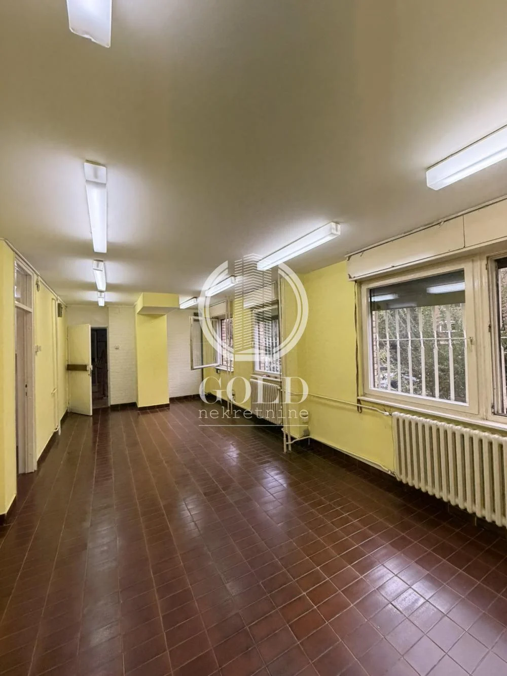 SAJAM-Izdavanje-poslovni prostor 33m2-250eur ID#12667