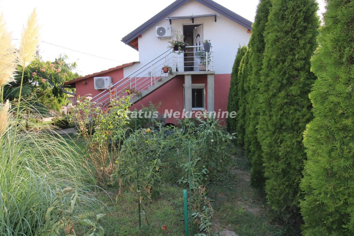 Kuća 93 m², Adice, Novi Sad, sa Bazenom
