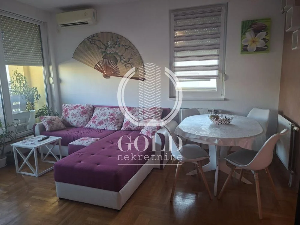 Prodaje se 3.5 stan:Novi Sad-Novo Naselje, 78m2. 199000e ID#12676