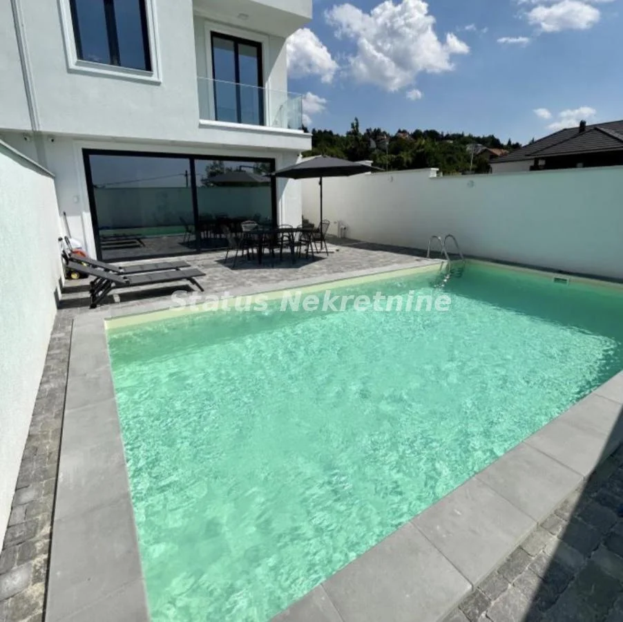 Kuća 180 m², 4.0 soba, Sremska Kamenica, Novi Sad-Sa Bazenom