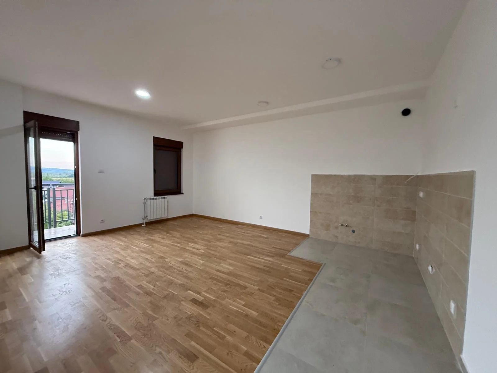 NOVI SAD. VETERNIK. DVOIPOSOBAN STAN. PLUS PDV(Svet nekretnine, Novi Sad, Reg. br. 405)