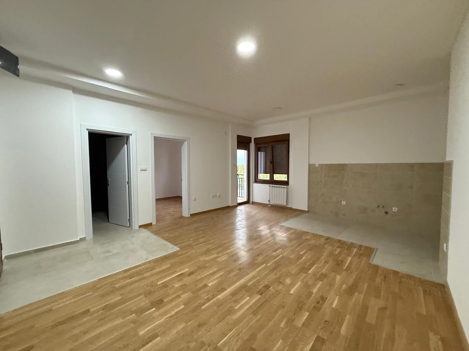 NOVI SAD. VETERNIK. DVOIPOSOBAN STAN. PLUS PDV(Svet nekretnine, Novi Sad, Reg. br. 405)