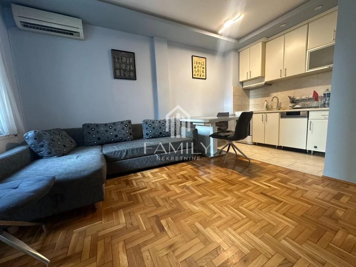 Grbavica, Novi Sad – 1.5 soban stan, 37 m², 1. sprat