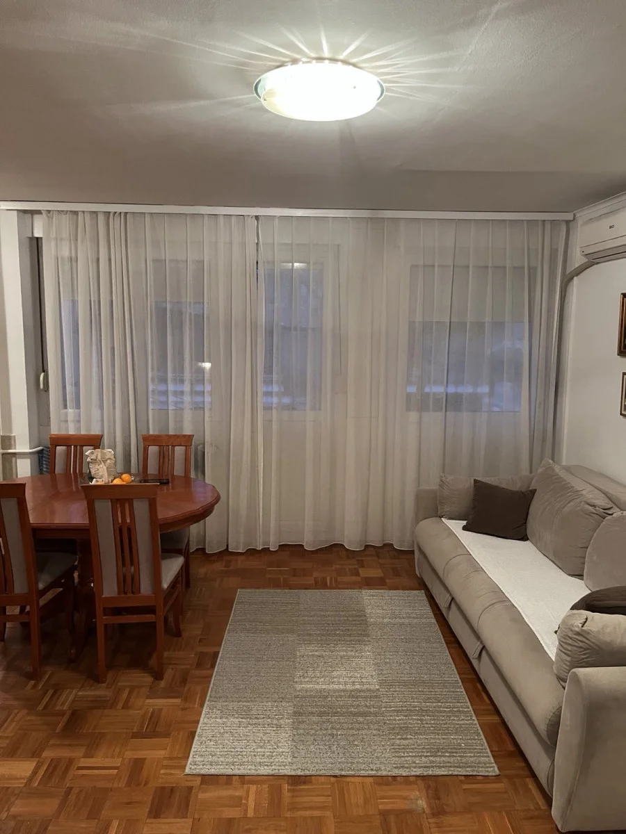 NOVI SAD. LIMAN III. DVOIPOSOBAN STAN. DVORIŠNO ORIJENTISAN . BICIKLANA U ZGRADI&nbsp; I PRIPADAJUCI PODRUM. U BLIZINI