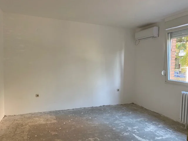 NOVI SAD. AVIJACIJA . TROSOBAN STAN(Svet nekretnine, Novi Sad, Reg. br. 405)