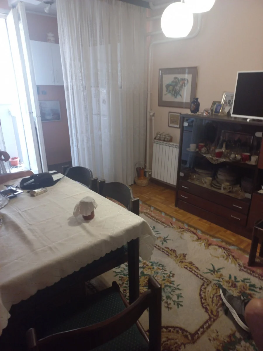 Novi Sad,Stara Detelinara , stan u kulama , dobar dvosoban u izvornom stanju&nbsp; &nbsp; &nbsp; &nbsp; odrzavan,uknjiž