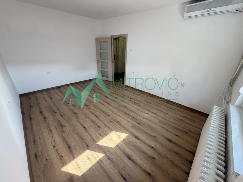Novi Sad, Sajam - Renoviran dvosoban stan (šifra: 1004574)  