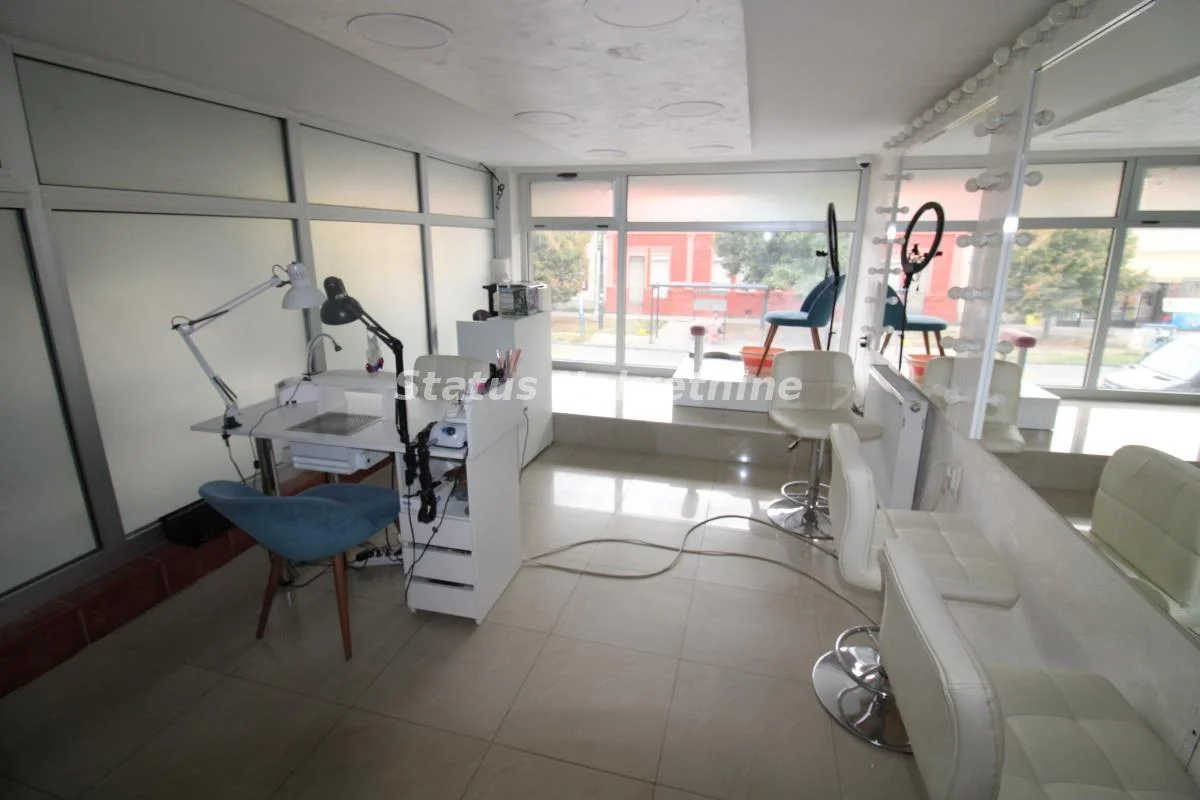 Lokal u Temerinskoj, Novi Sad, 78 m², prizemlje, 2 kupatila