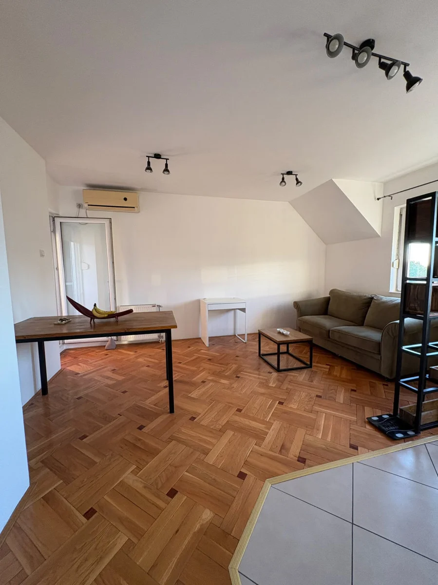 Novi Sad, Telep, odličan, funkcionalan, dvoiposoban stan u manjoj zgradi, staroj 15ak godina spreman je za nove vlasnik
