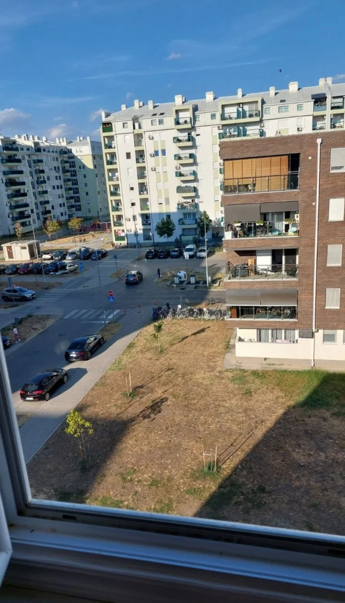 Novi Sad , Novo Naselje - Jugovićevo ,polunamesten dvoiposoban stan 67m2 .Grejanje na gas ,troskovi niski ,placanje 