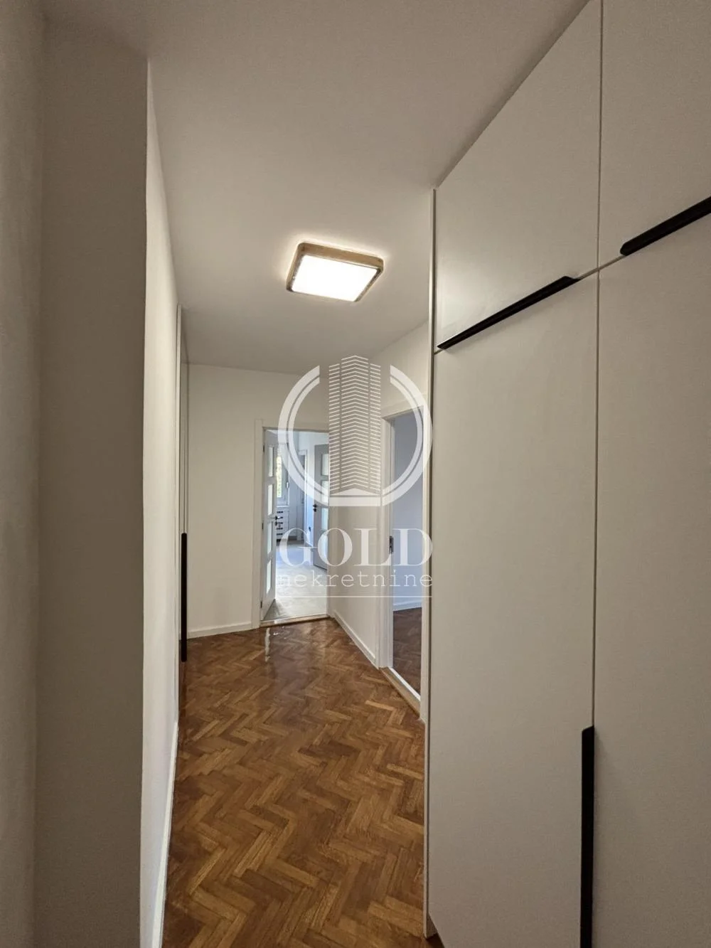 STAN NA PRODAJU - TROSOBAN STAN POTPUNO RENOVIRAN NA SUPER LOKACIJI - 64m2 ID#12866