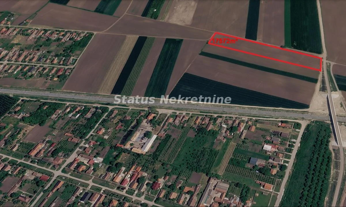 Stepanovićevo-Velika Parcela 17500 m2 u Građevinskom Području Pogodno za Biznis-065/385 8880