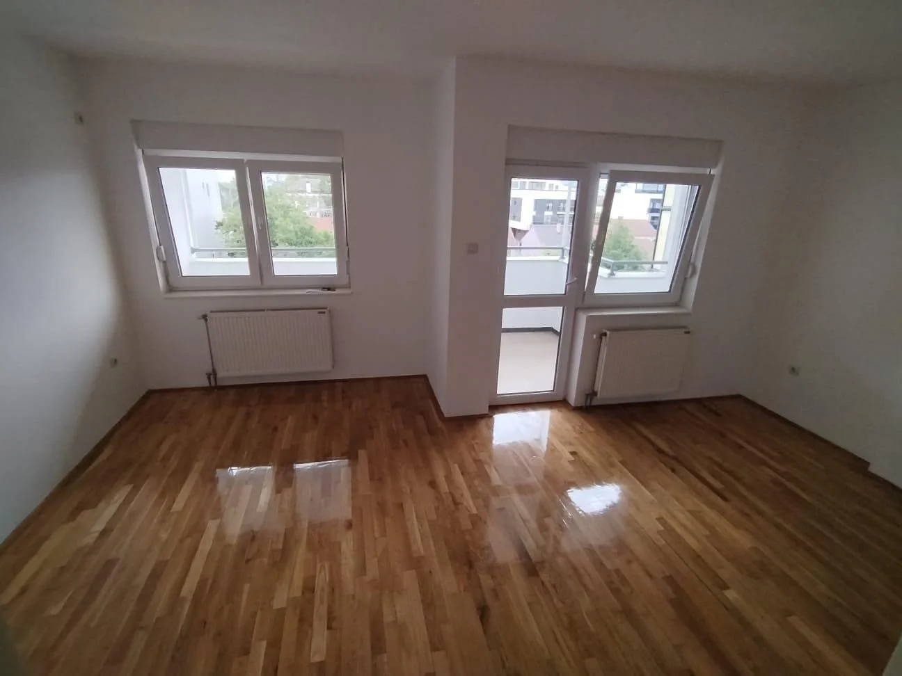 NOVI SAD. BULEVAR EVROPE. ČETVOROSOBAN STAN. HITNA PRODAJA. CENA NIJE FIKSNA