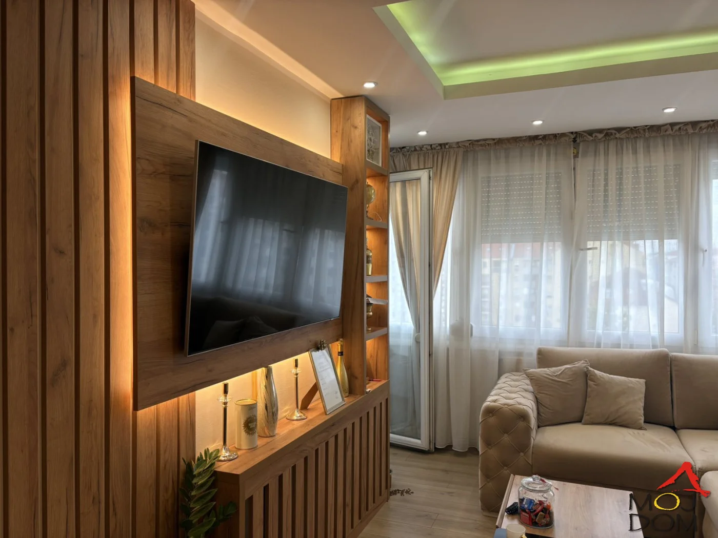 Dve zasebne stambene jedinice na dva sprata – ukupno 66 m² uknjižene površine

Nekretnina se sastoji od dva potpuno odvojena i samostalno funkcionalna stana, smeštena na 5. i 6. spratu, sa zasebnim ulazima, bez unutrašnje komunikacije između 