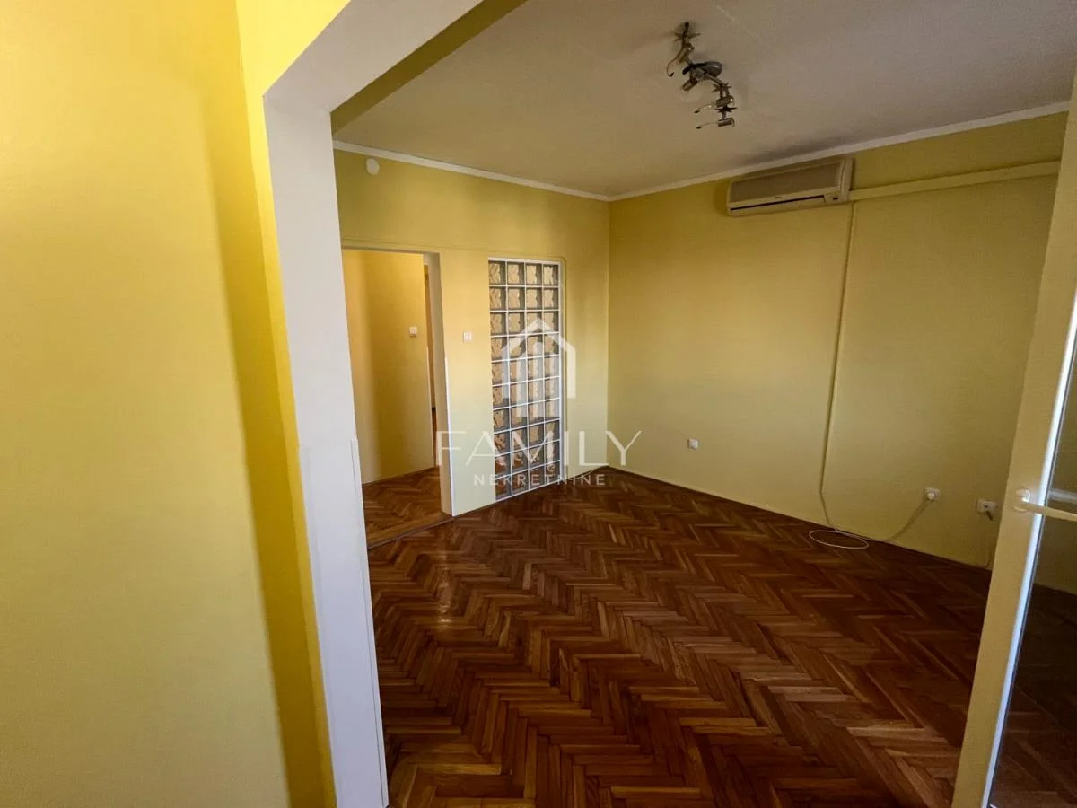 Trosoban stan 64 m², Podbara, Novi Sad