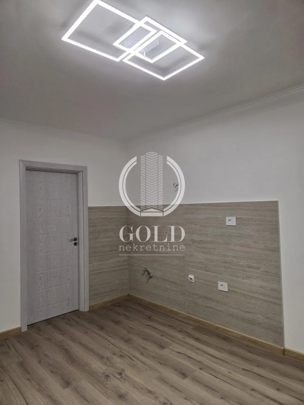 PRODAJA-Jednoiposoban stan 33m-Bulevar Oslobođenja-BANATIĆ ID#12840