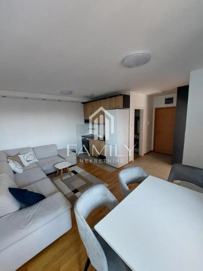 Dvosoban stan 40 m², Socijalno, Novi Sad, 5. sprat