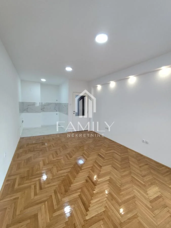 Dvosoban stan 45 m², Detelinara, Novi Sad, 4/5 sprat