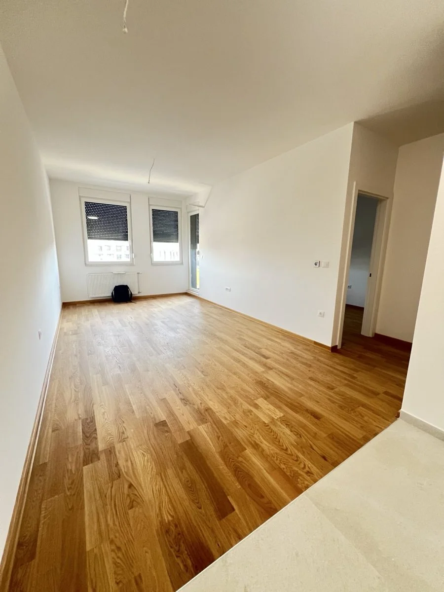 Novi Sad, Telep, Prodaje se potpuno nov jednoiposoban stan u tek završenoj zgradi na Telepu, nadomak Limana. Stan se na