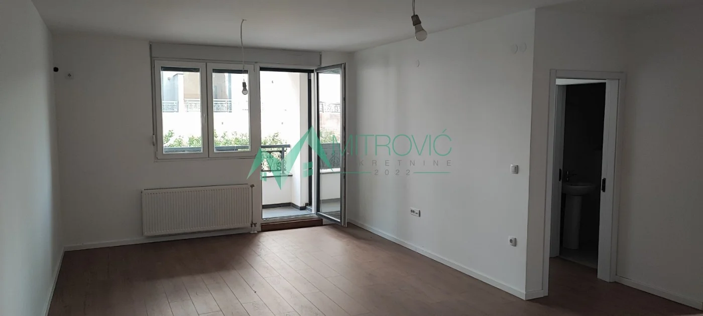 ČETVOROSOBAN STAN 82M2 | GRATIS PARKING MESTO | ALIBEGOVAC 