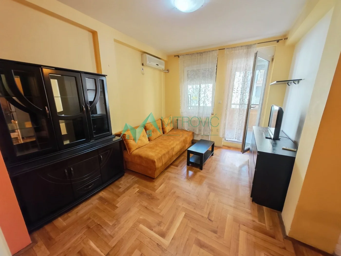 Podbara, 49m2. Dvosoban stan sa nameštajem. 