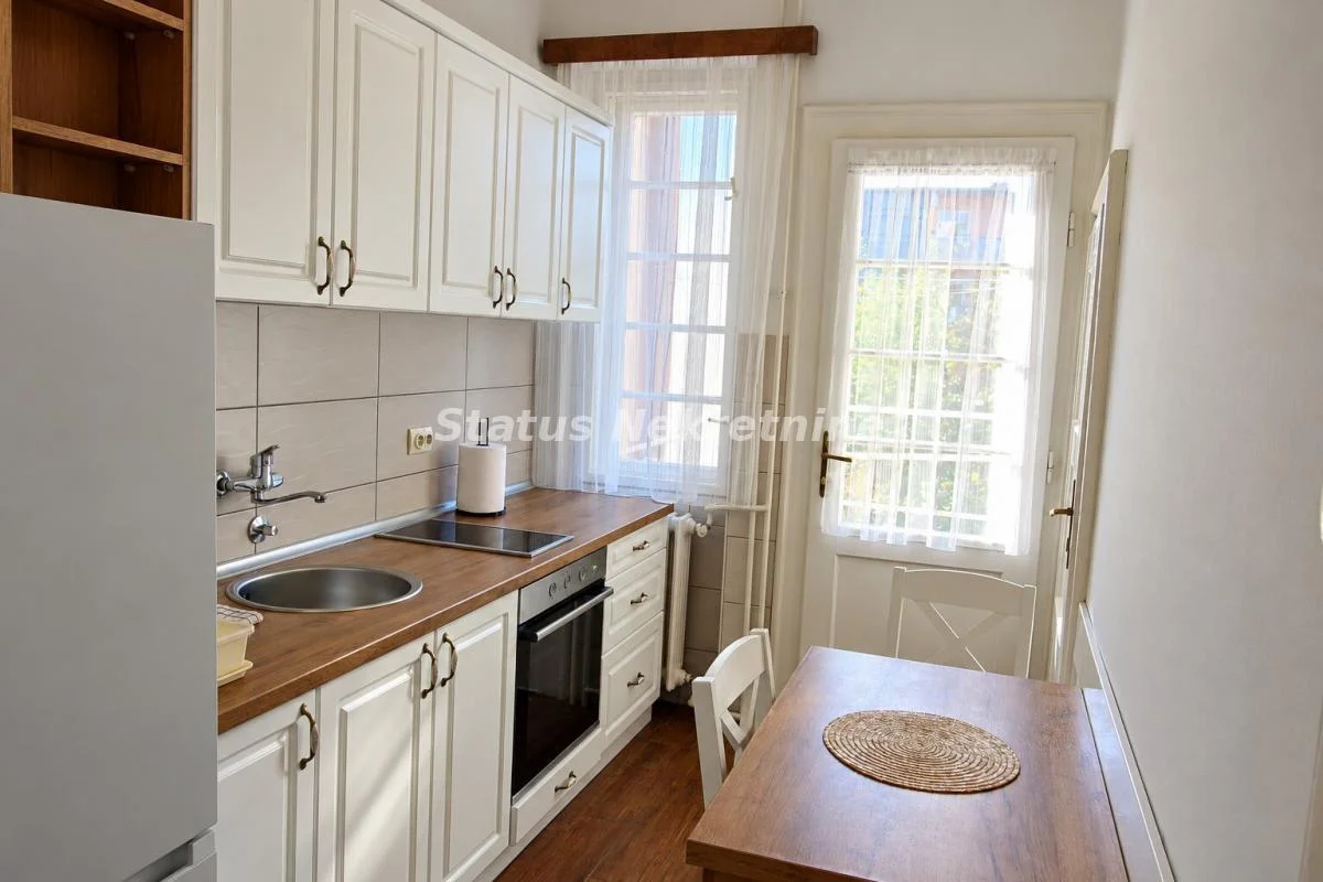 Jednoiposoban stan 46 m², Stari Grad, Novi Sad, 2. sprat