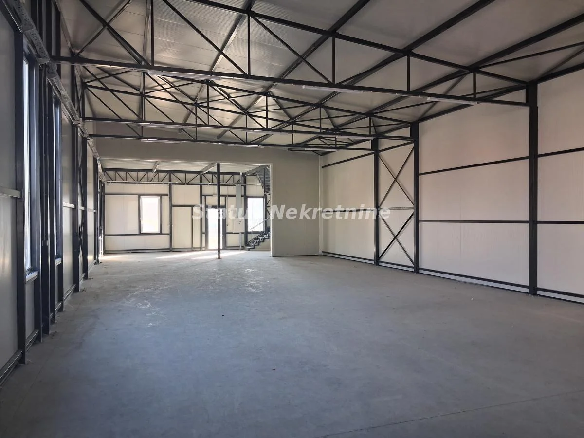 Veternik-Hala sa Kancelarijama 380 m2 na Top Lokaciji-Zakupnina 2500e-065/385 8880