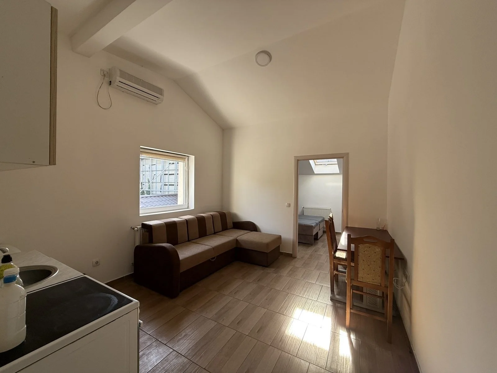NOVI SAD. SAJAM. JEDNOIPOSOBAN STAN. (Svet nekretnine, Novi Sad, Reg. br. 405)