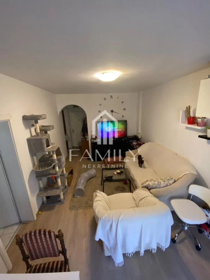 Centar, Novi Sad – 1.5 soban stan, 35 m², prizemlje
