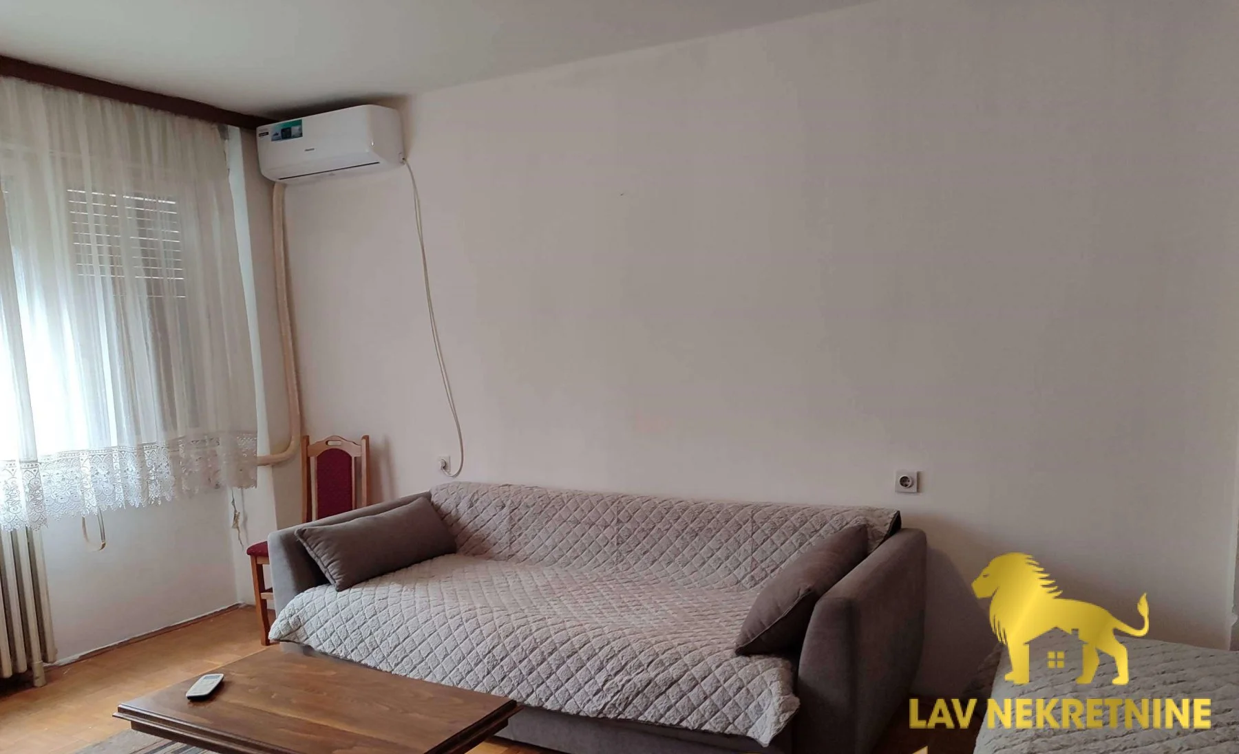 Brace Jovandic. Nije pet friendly. Not for foreign citizens.Kontakt:&nbsp;062 7445 42 (iskljucivo putem poruke poslati l