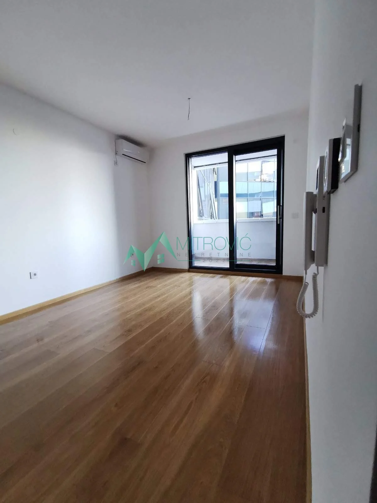 Novi Sad, Centar  - Nov, odličan, jednoiposoban stan u strogom centru grada (Šifra: 9101036)  