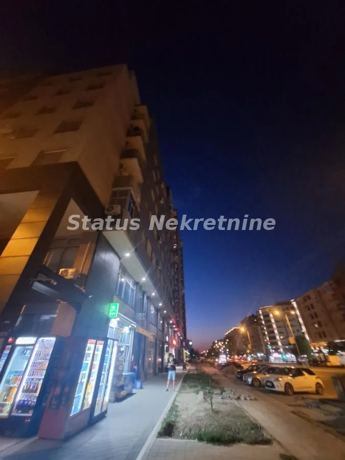 Evropski Bulevar-*Top Stan-Top Lokacija*-Uknjižena Garsonjera 35 m2 na Drugom Spratu