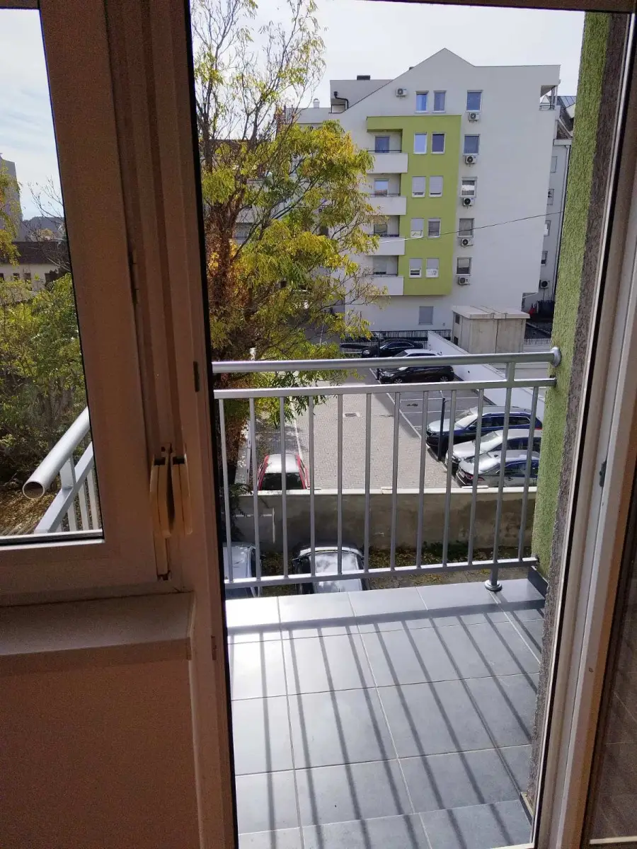 Novi Sad, Podbara, immediately available and registered two-room apartment of 41 m2 with a courtyard orientation, ideal for living&nbsp; The apartment is
