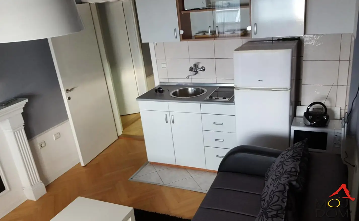 Agency Moj Dom sells a luxury apartment in a fantastic location, great for both living and renting! 
The apartment is renovated and requires no investment. Worth a look.
1030710
For more information call 0691011219
 (Moj Dom real estate, Novi Sad, Reg.no.