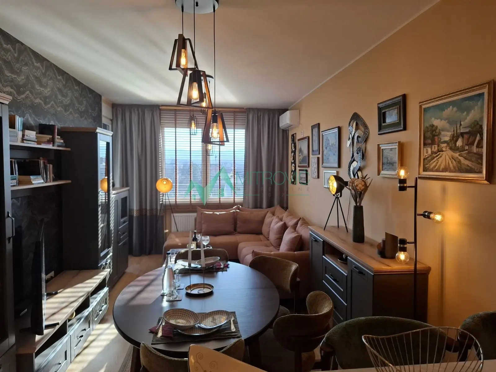 Premium apartment in a quiet urban villa, move-in ready.