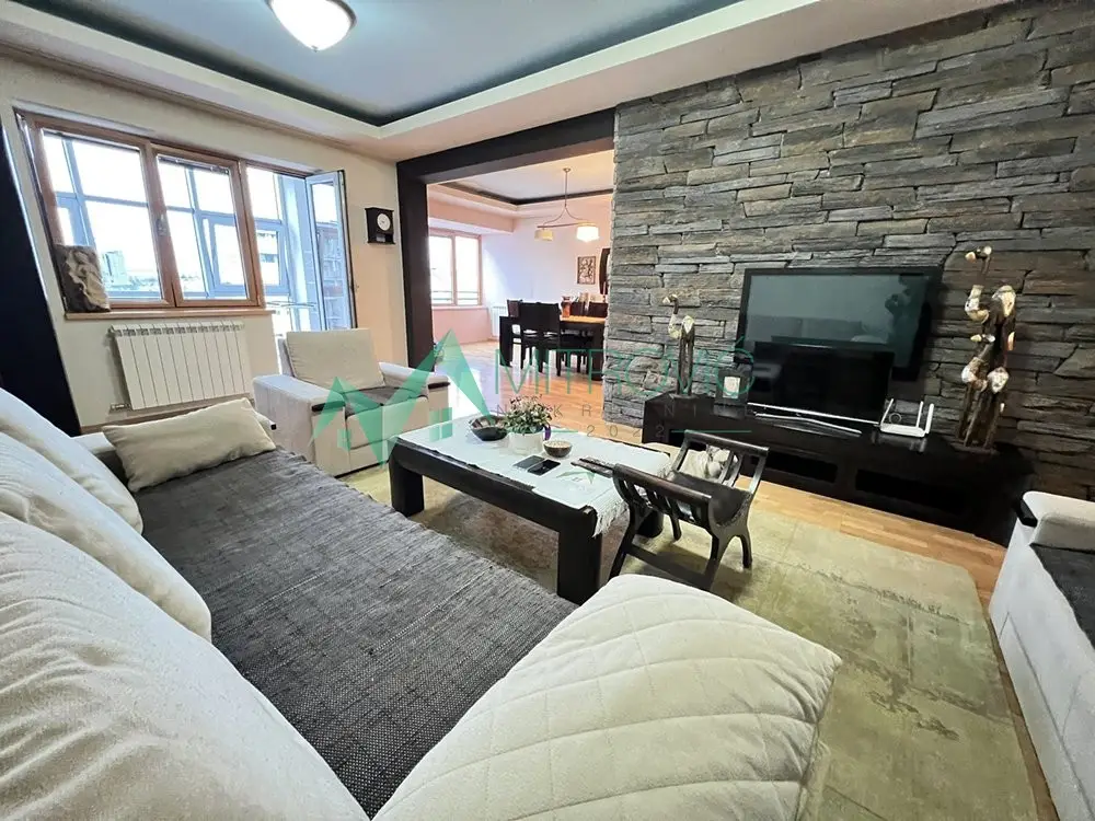 Novi Sad, Bulevar Oslobođenja - Very comfortable, beautiful four-room apartment at one of the most attractive locations in the city!