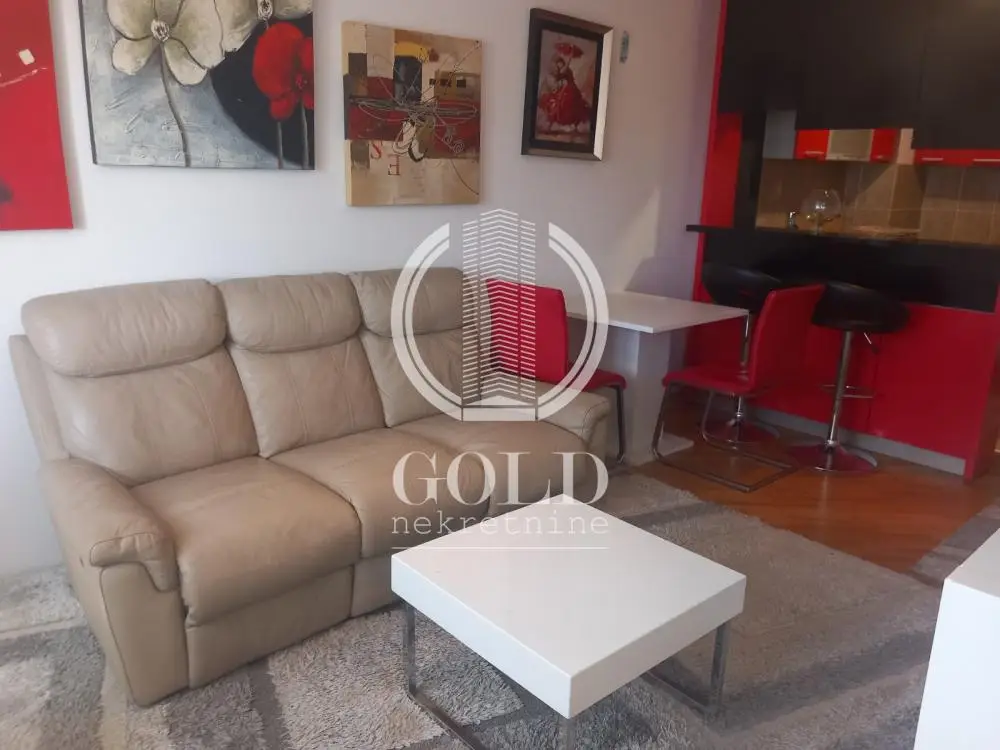 Stan 40m² — Detelinara, Novi Sad
