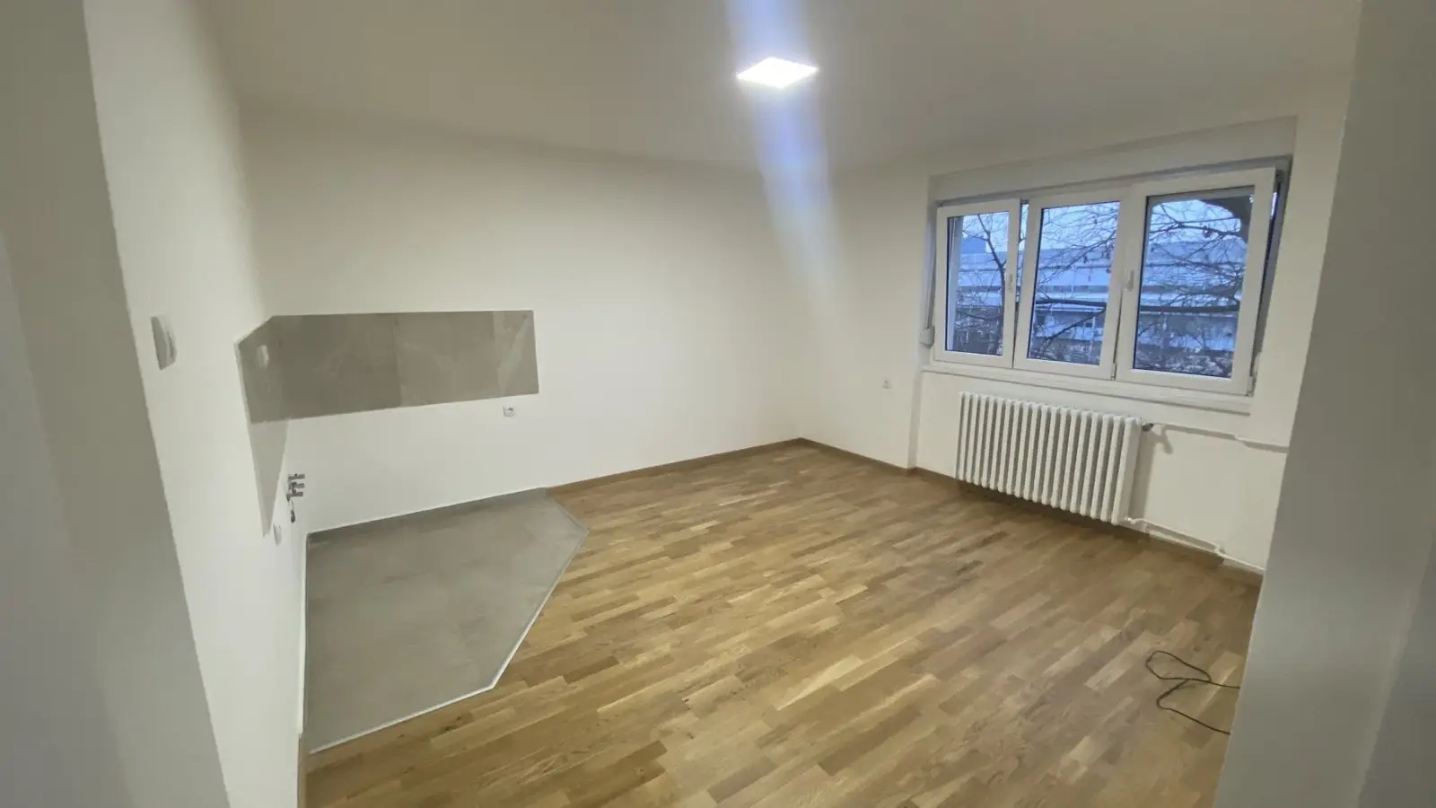 NOVI SAD. SAJAM. THREE-ROOM APARTMENT. COMPLETELY RENOVATED (Svet nekretnine, Novi Sad, Reg. no. 405)