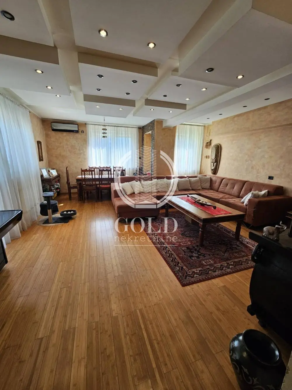 We are selling a four-room apartment in Grbavica ID#10238