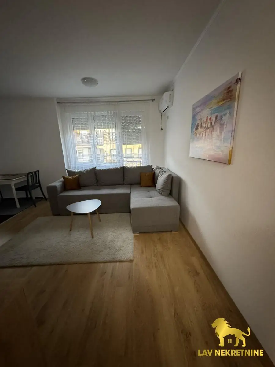 Stan 36m² — Centar, Novi Sad